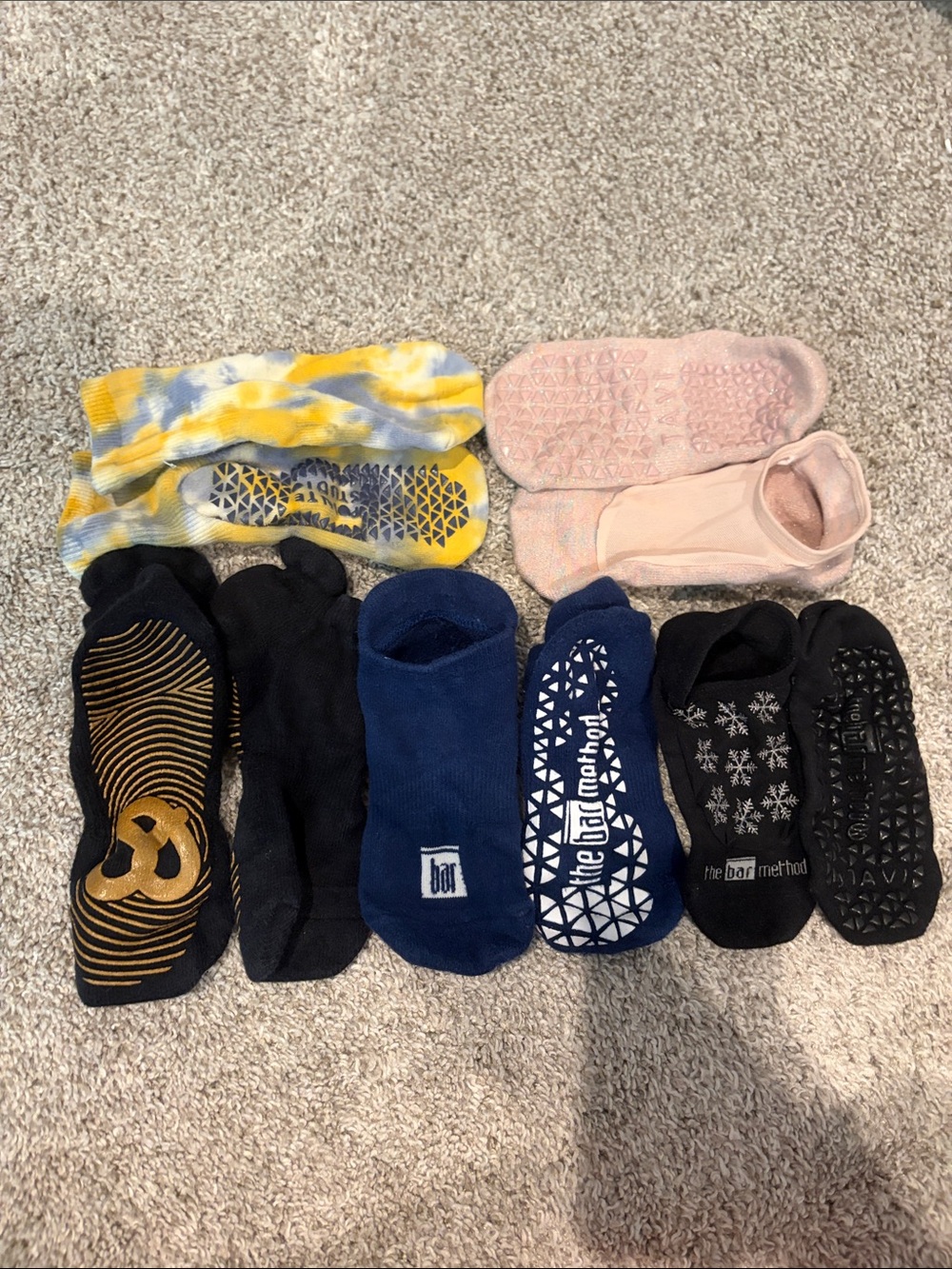 5 Pairs of Grippy Socks